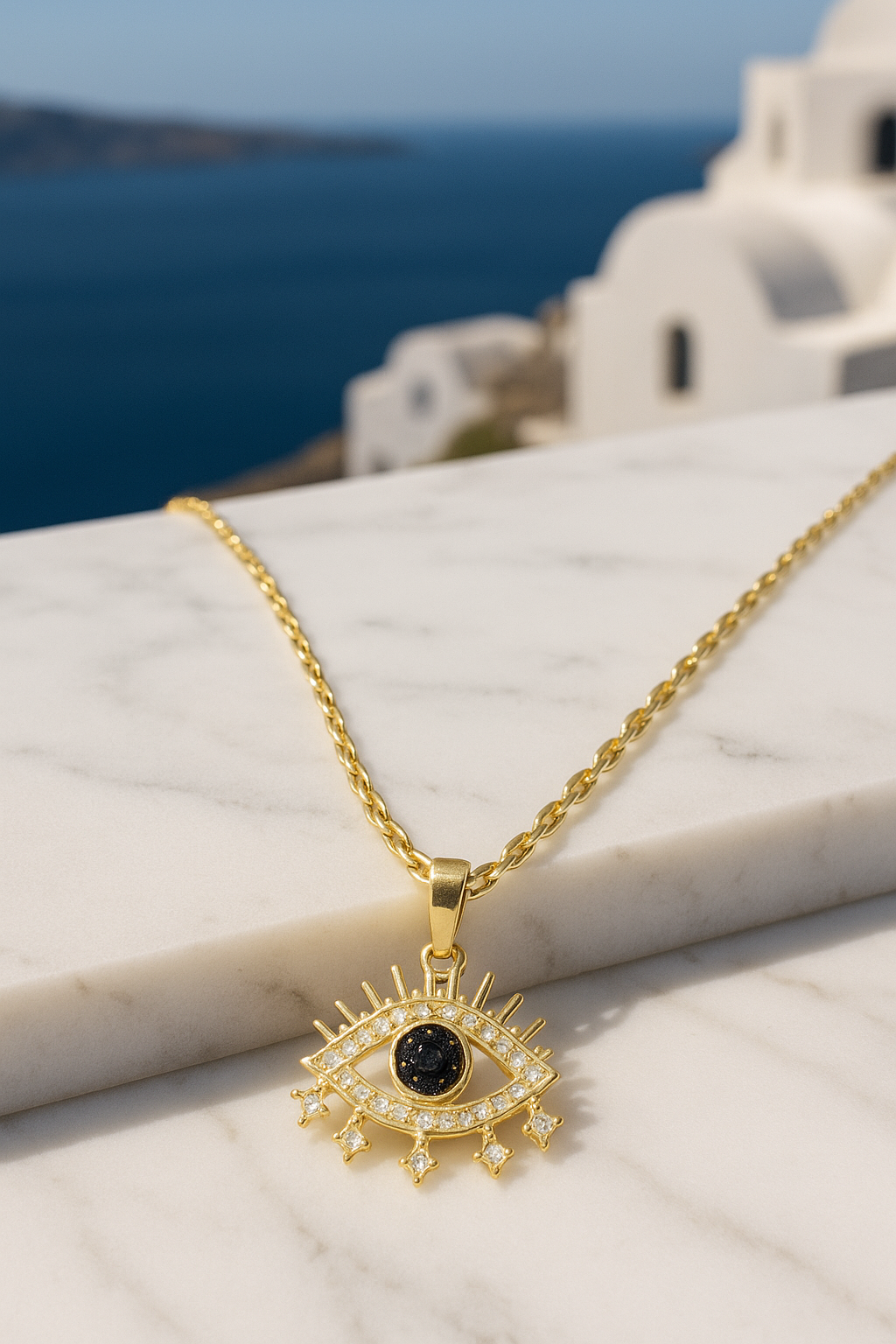 Vintage Style Rhinestone Pendant Necklace