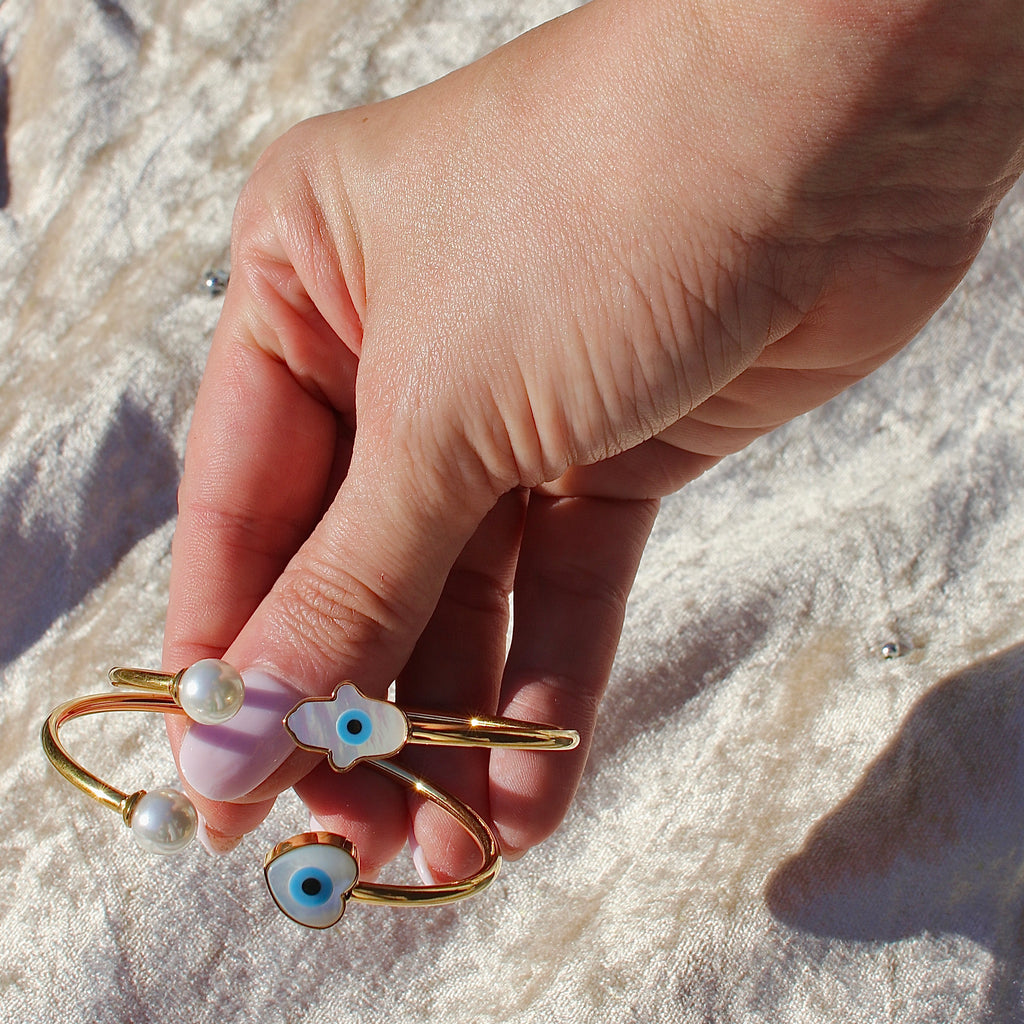 Gold Hasma Shaped with Artificial Pearls Bangle